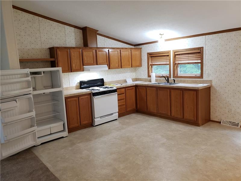 902 Chicora Road Chicora, PA 16025 - Photo 10 of 15 Gallery Image 10