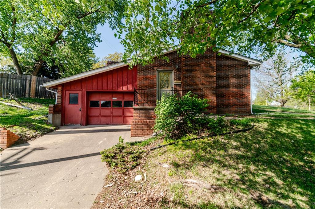 1219 Julia Street Atchison, KS 66002 - Photo 7 of 45 Gallery Image 7