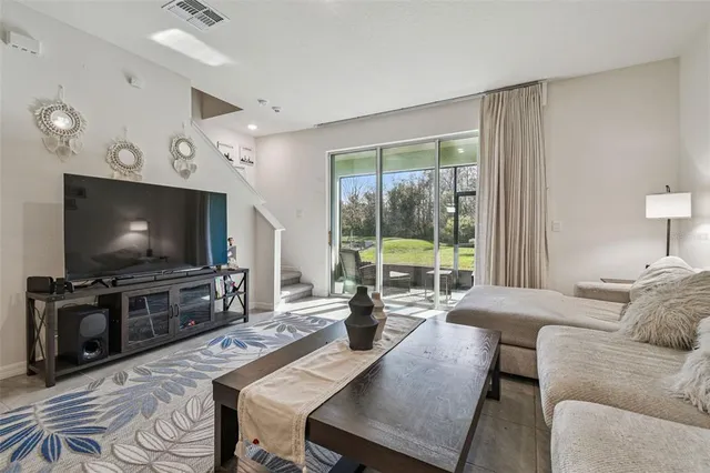 $2,050 | 11070 Crescent Deer Drive, Land O Lakes, FL 34638