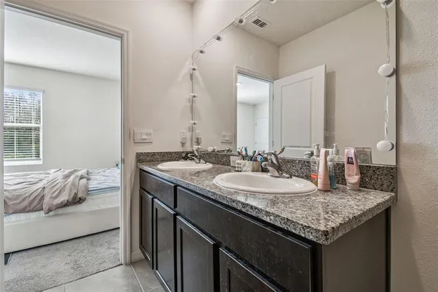 $2,050 | 11070 Crescent Deer Drive, Land O Lakes, FL 34638