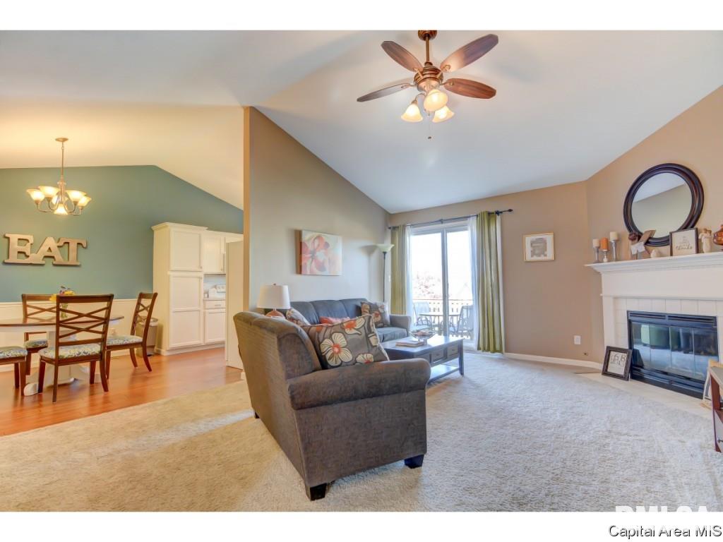 3825 Kerry Boulevard Springfield, IL 62712 - Photo 4 of 31