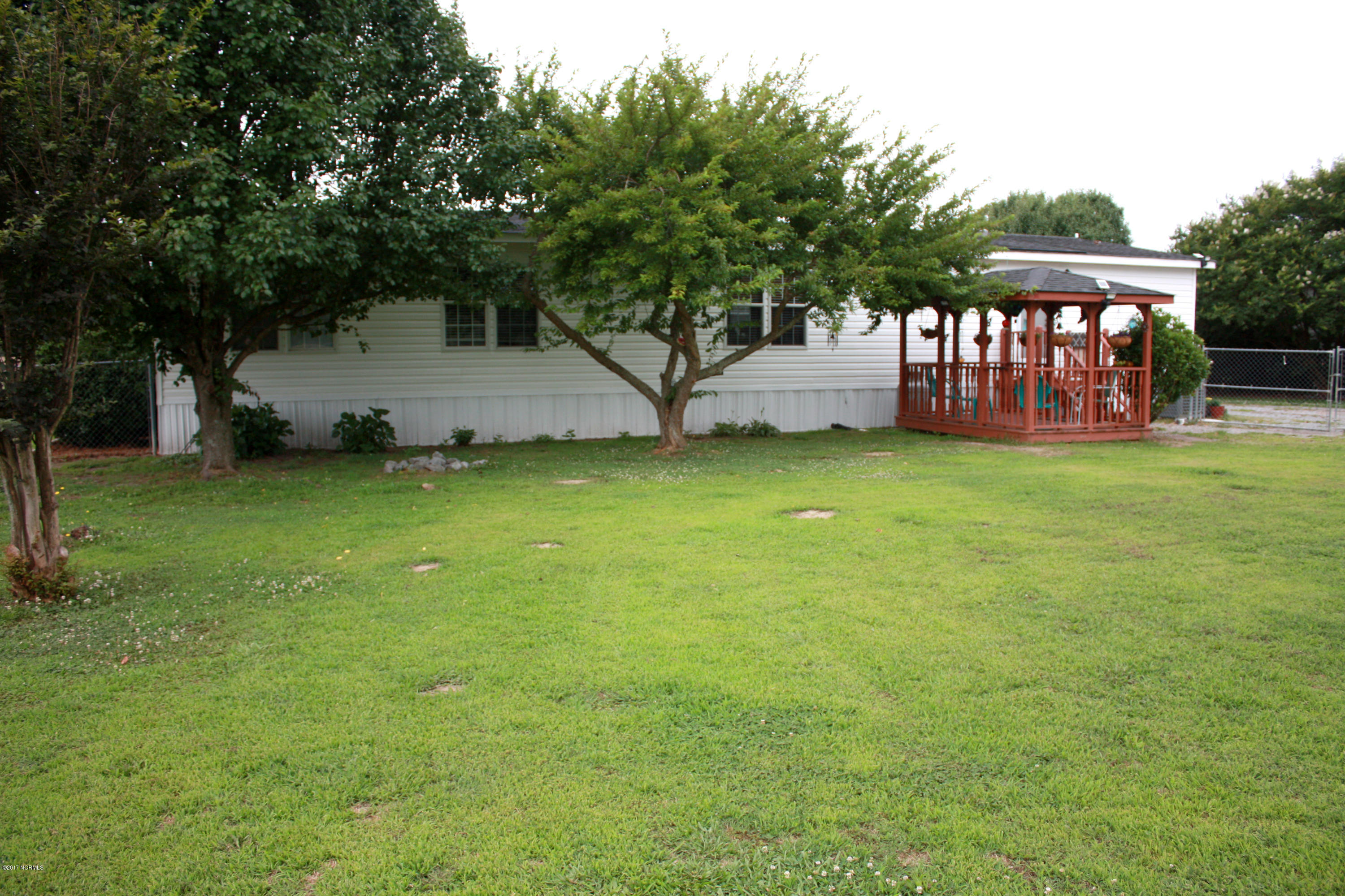 4682 Toddy Road Farmville, NC 27828 - Photo 5 of 28 Rear