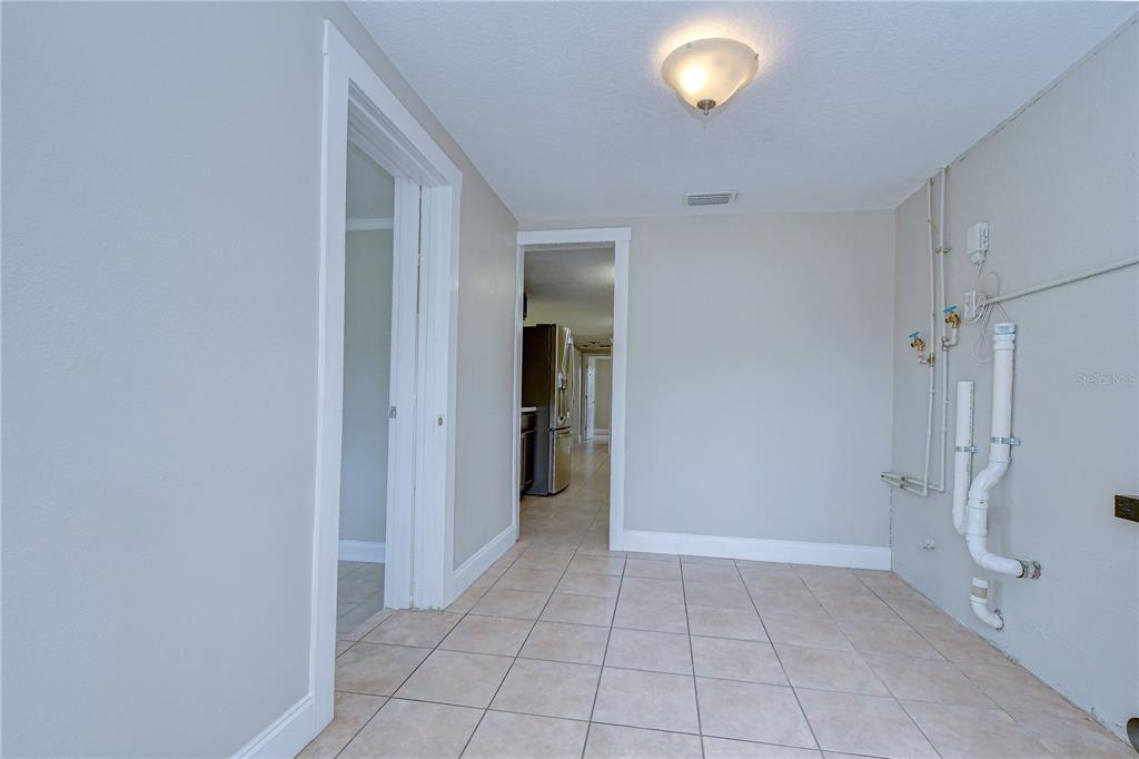 204 7th Street Southwest Ruskin, FL 33570 - Photo 14 of 20