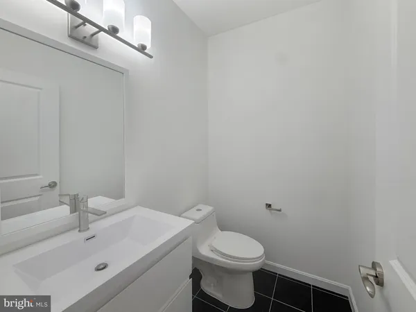 $2,900 | 2322 Shannon Place Southeast, Washington, DC 20020