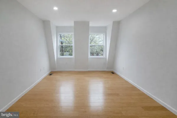 $2,900 | 2322 Shannon Place Southeast, Washington, DC 20020