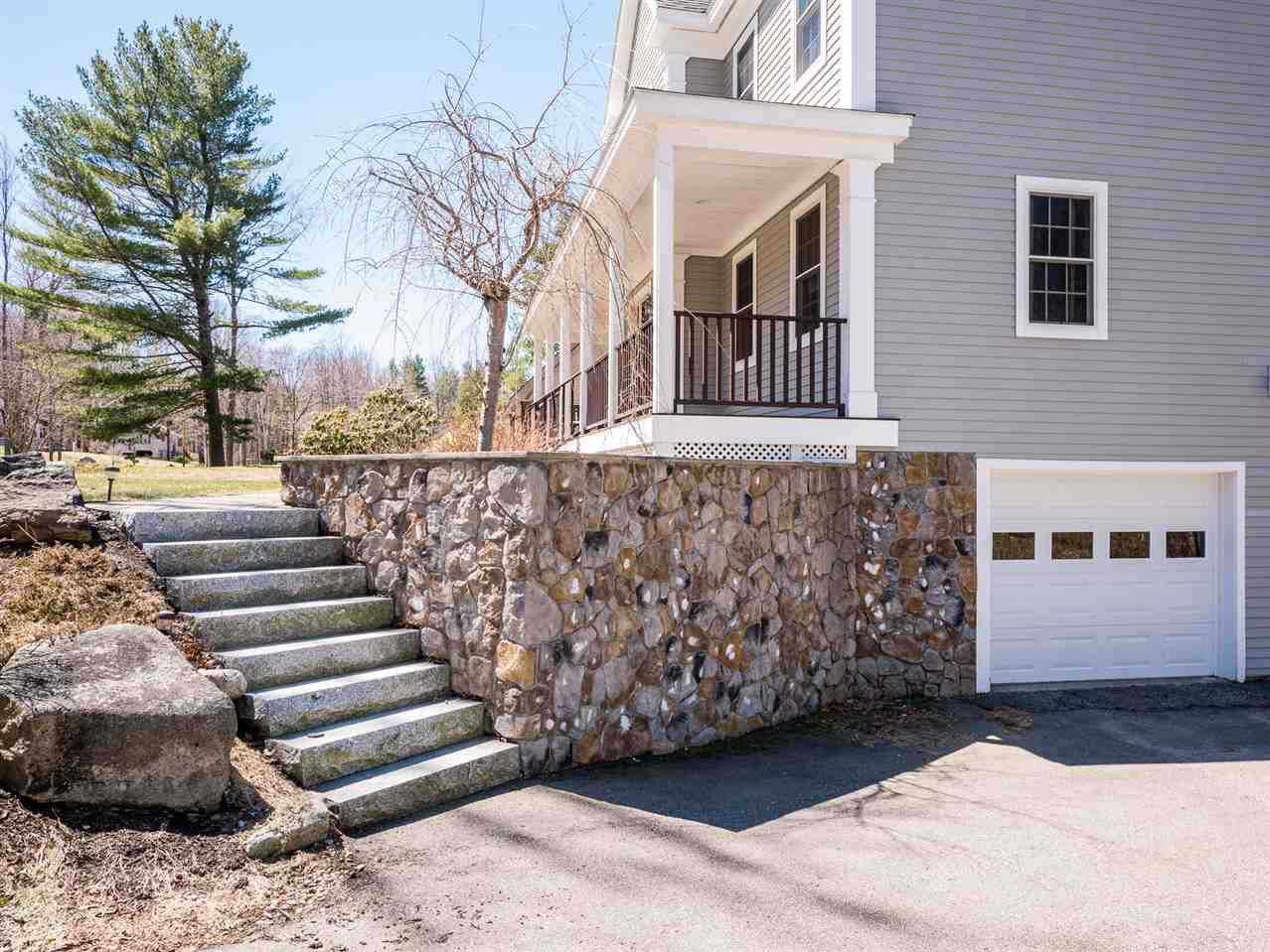 37 Donica Road York, ME 03909 - Photo 3 of 32 Gallery Image 3