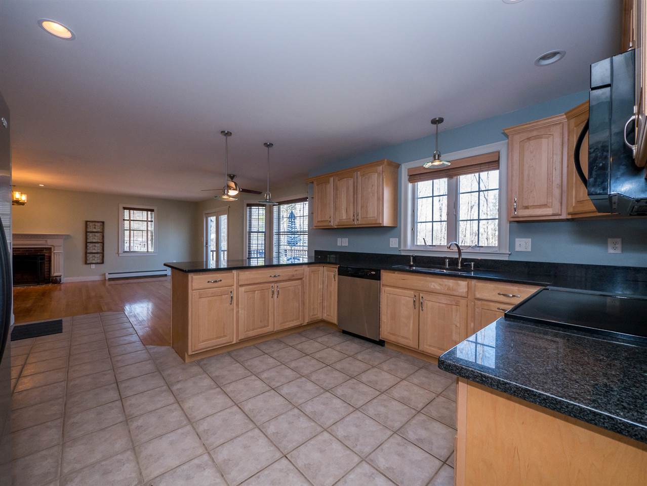 37 Donica Road York, ME 03909 - Photo 8 of 32 Gallery Image 8