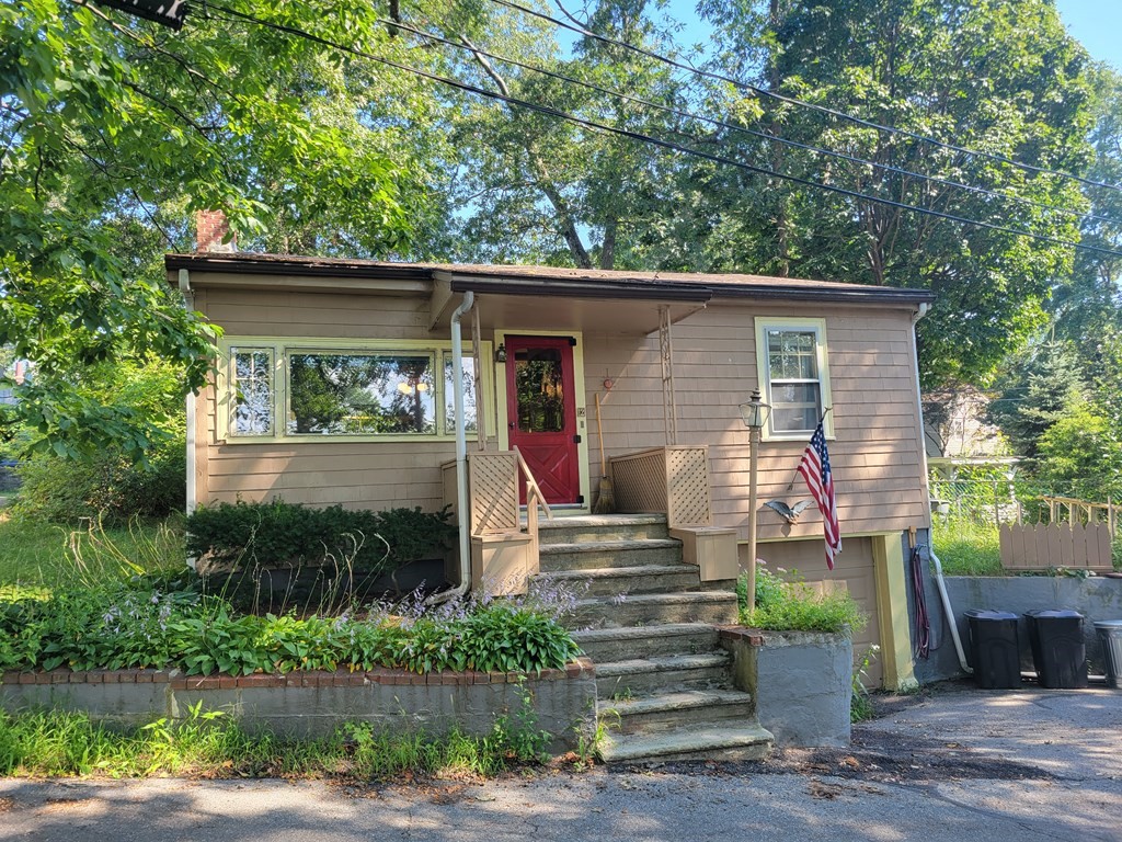 12 Hillside Road North Reading, MA 01864 - Photo 1 of 25 Gallery Image 1