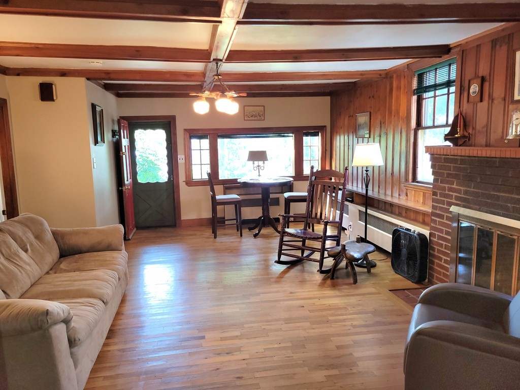 12 Hillside Road North Reading, MA 01864 - Photo 6 of 25 Gallery Image 6