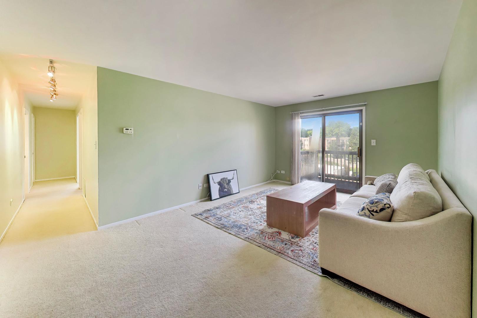1440 Stonebridge Circle, Unit J12 Wheaton, IL 60189 - Photo 4 of 23