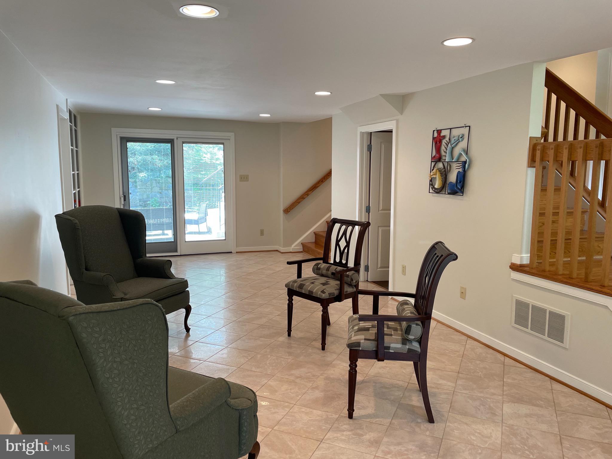 9118 Friars Road Bethesda, MD 20817 - Photo 4 of 34