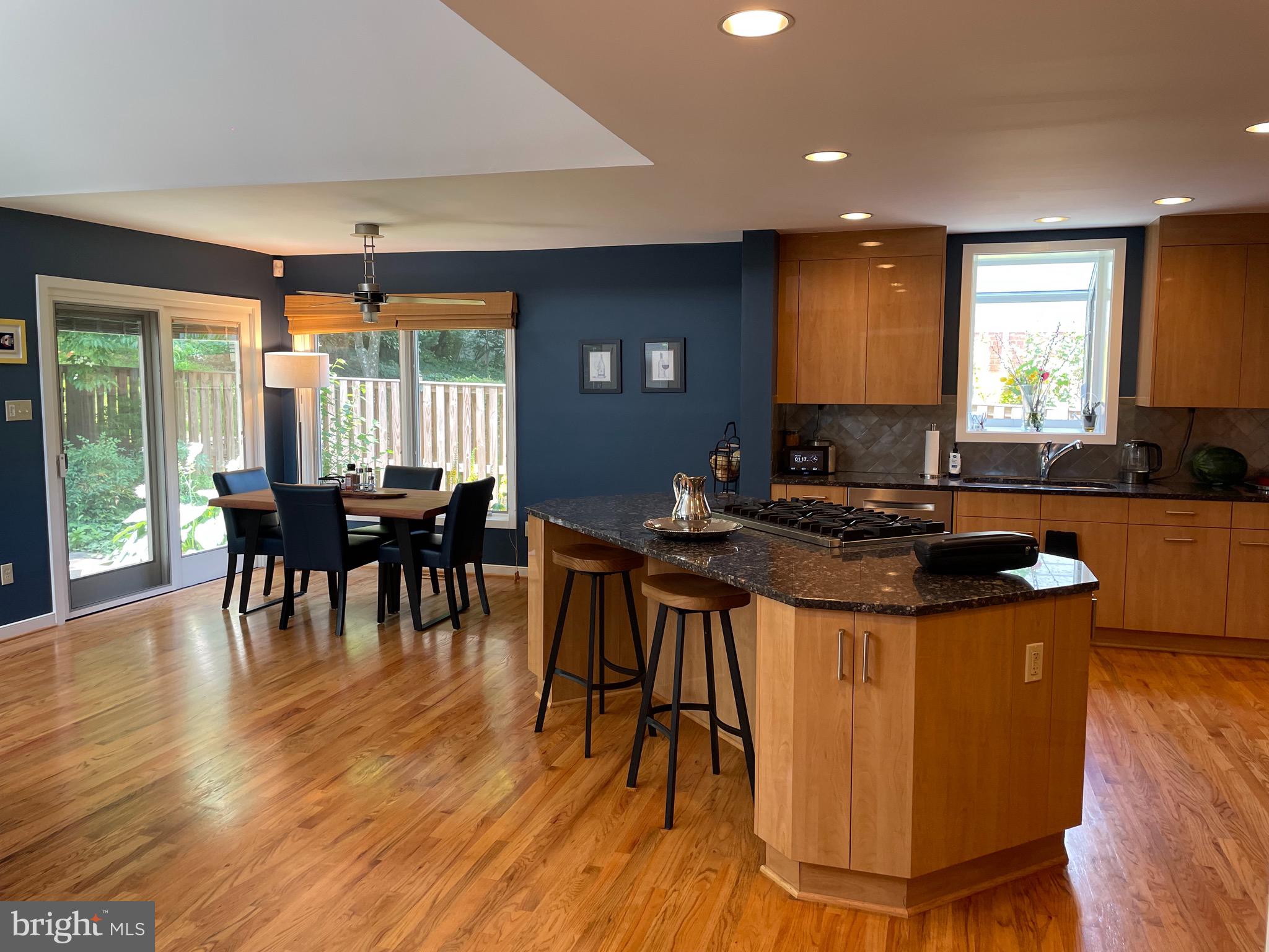 9118 Friars Road Bethesda, MD 20817 - Photo 8 of 34