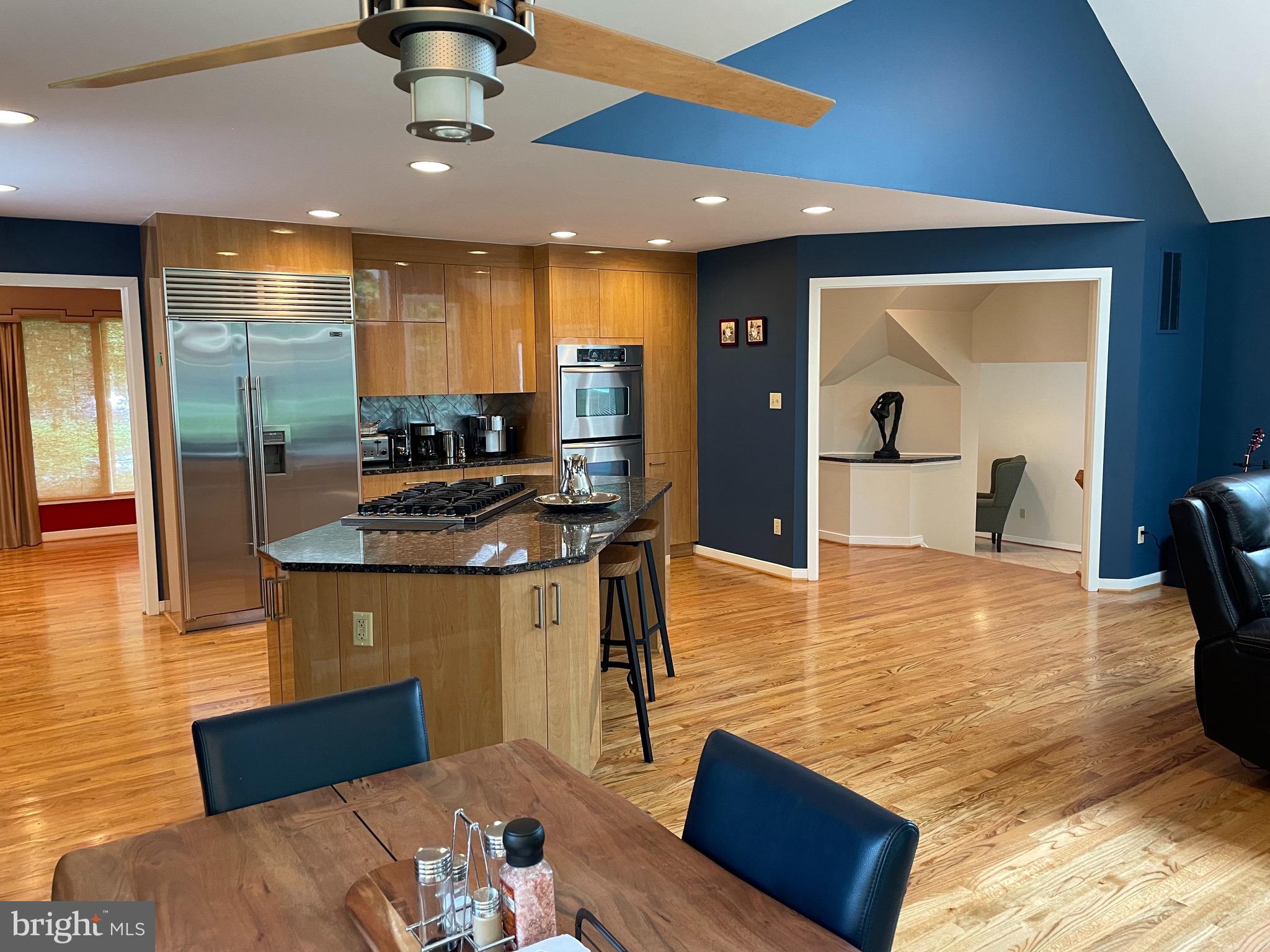 9118 Friars Road Bethesda, MD 20817 - Photo 9 of 34