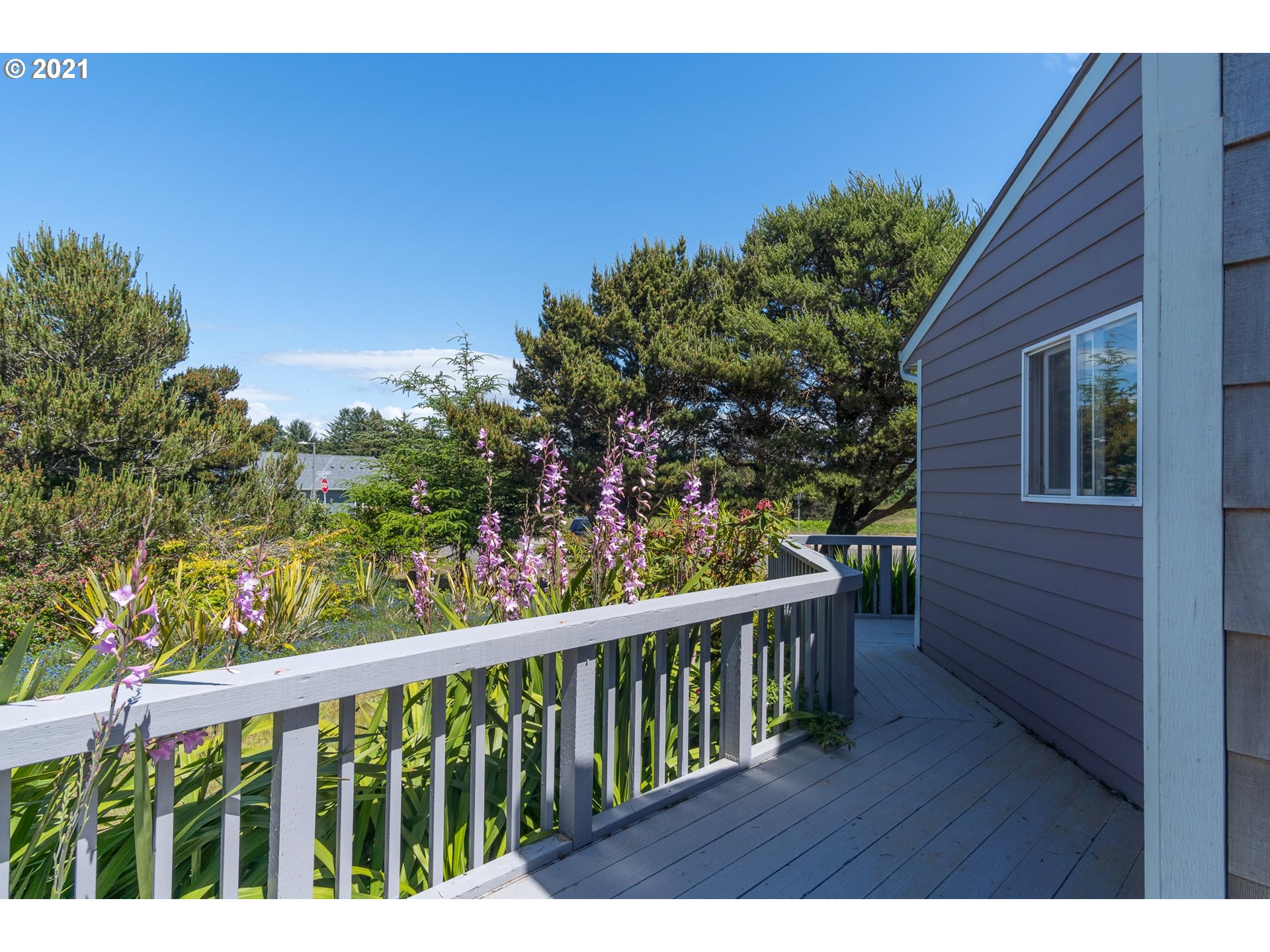 3661 Natalie Way Bandon, OR 97411 - Photo 28 of 32 a view of a wooden fence