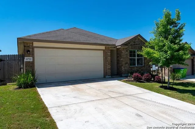 $1,900 | 11722 Garnet Sunset, San Antonio, TX 78245