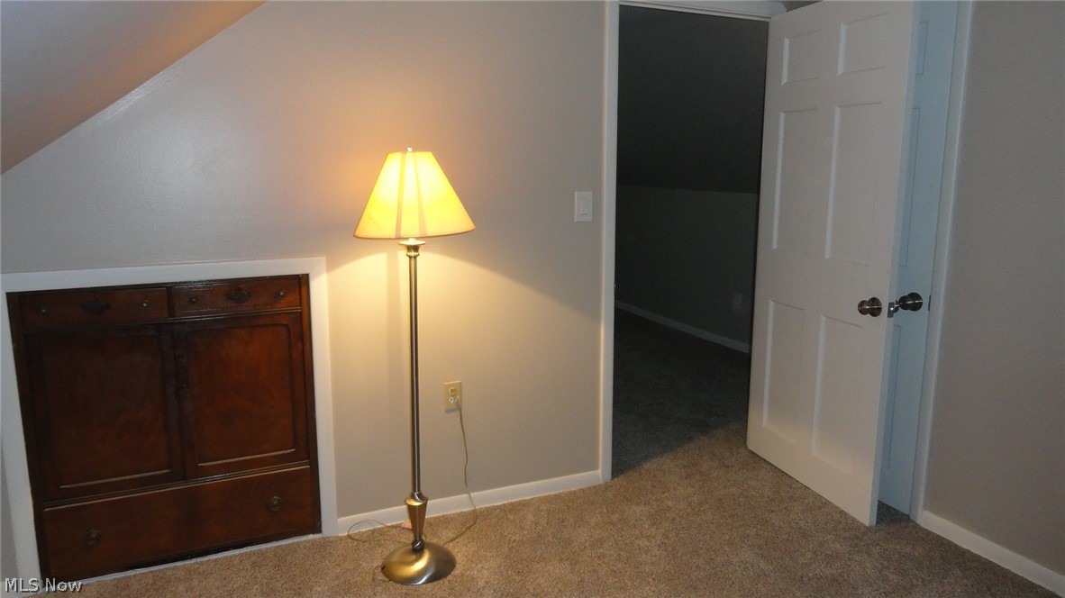 4812 Anderson Road Cleveland, OH 44124 - Photo 24 of 34