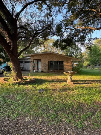 $175,000 | 212 East Elizabeth Avenue, Palacios, TX 77465