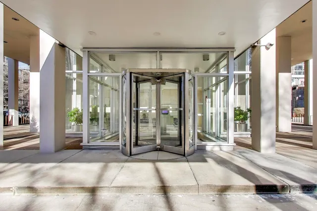 $2,350 | 70 West Burton Place, Unit 1508, Chicago, IL 60610