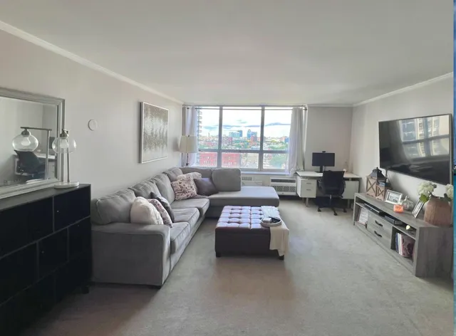 $2,350 | 70 West Burton Place, Unit 1508, Chicago, IL 60610