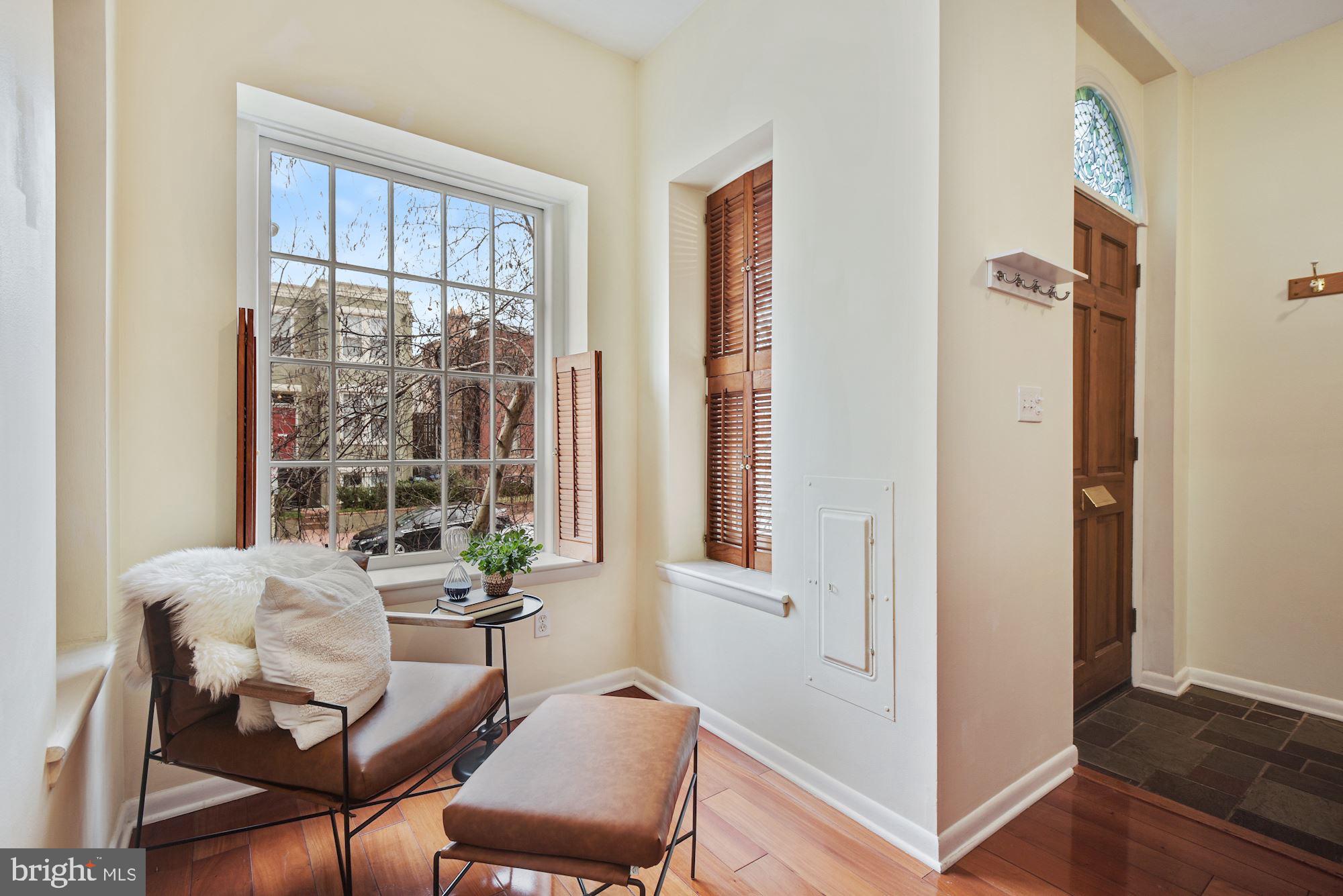 508 3rd Street Northeast Washington, DC 20002 - Photo 5 of 25 Cozy front reading nook