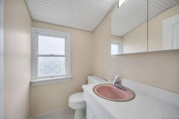 $4,600 | 2315 Willow Street, Wantagh, NY 11793