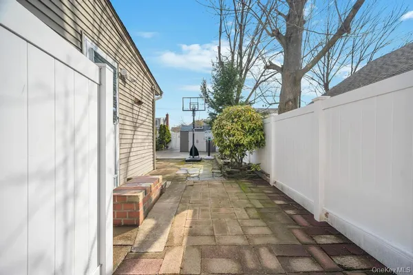 $4,600 | 2315 Willow Street, Wantagh, NY 11793