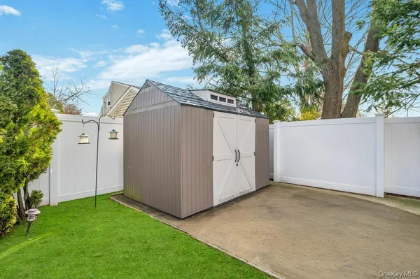 $4,600 | 2315 Willow Street, Wantagh, NY 11793