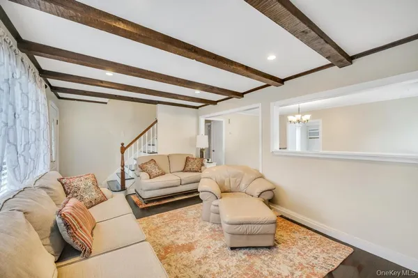 $4,600 | 2315 Willow Street, Wantagh, NY 11793