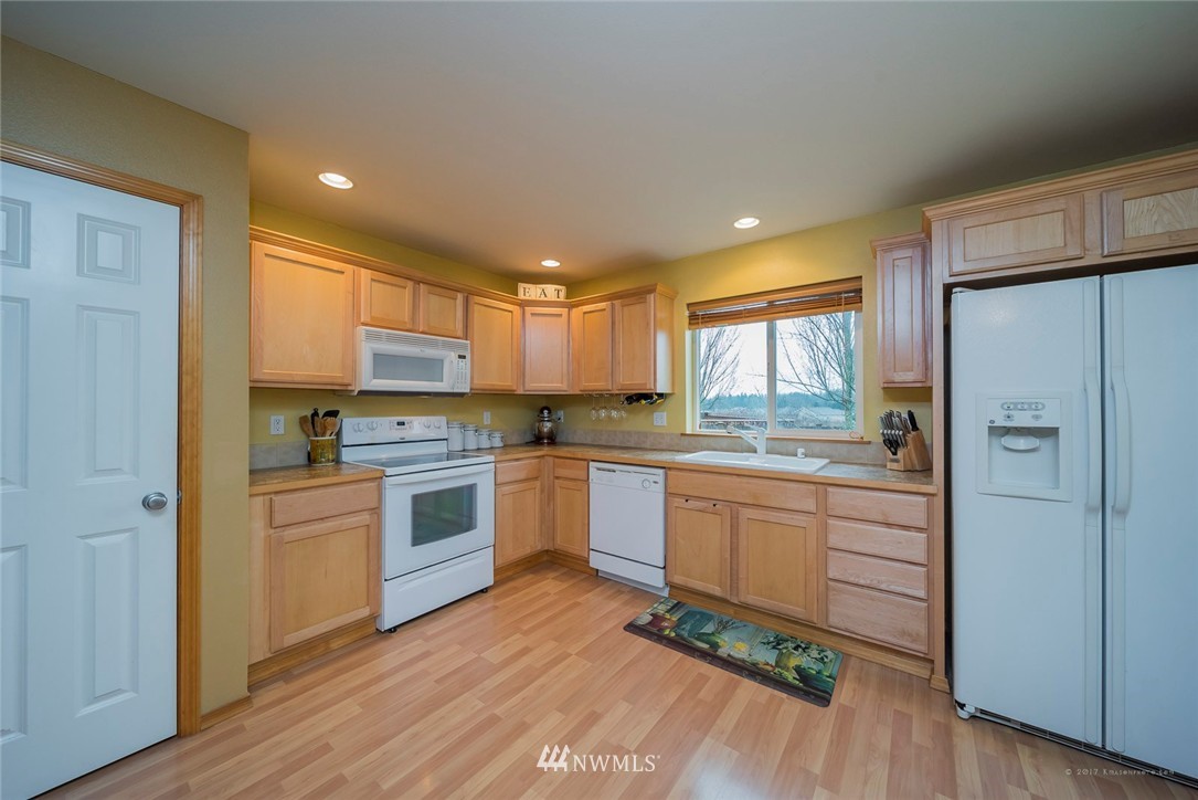 4217 154th Place Southeast Bothell, WA 98012 - Photo 9 of 25