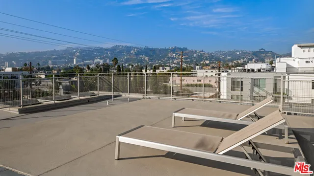 a picture of a building