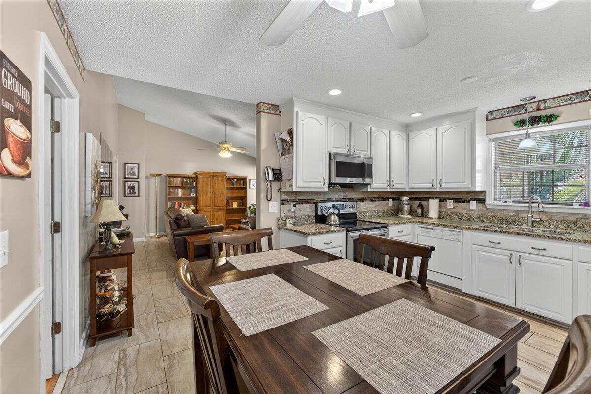 1760 Black Tom Road Moncks Corner, SC 29461 - Photo 11 of 41