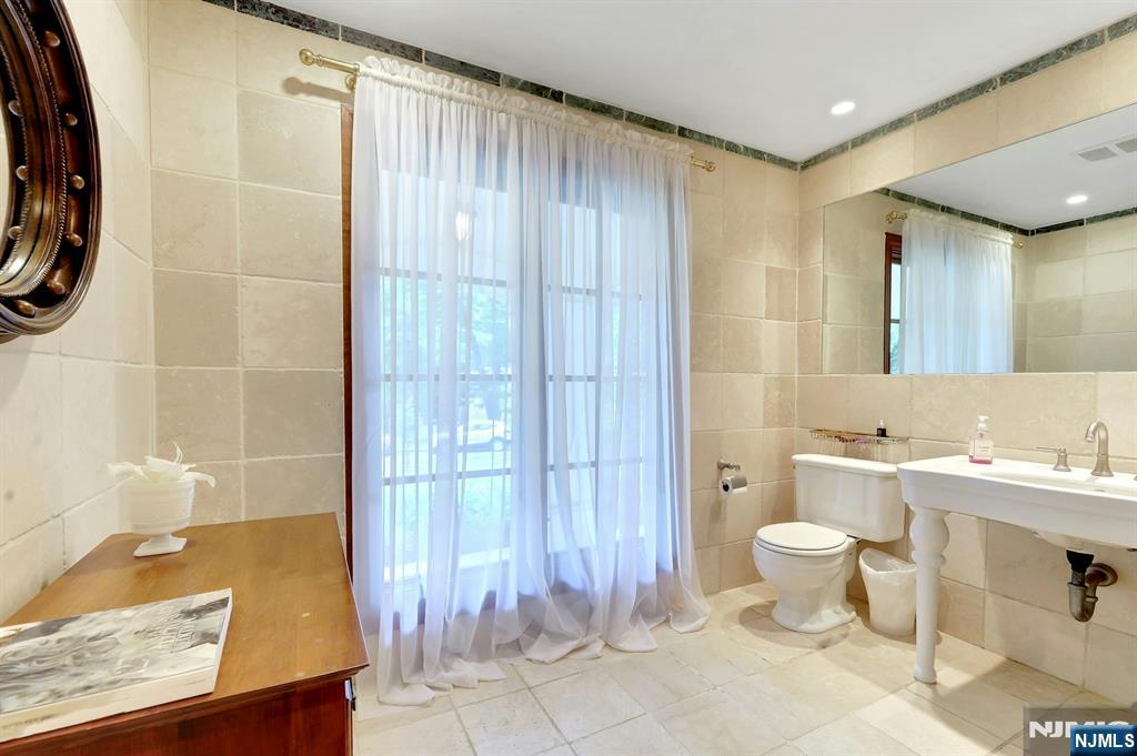 285 Arch Road Englewood, NJ 07631 - Photo 21 of 37