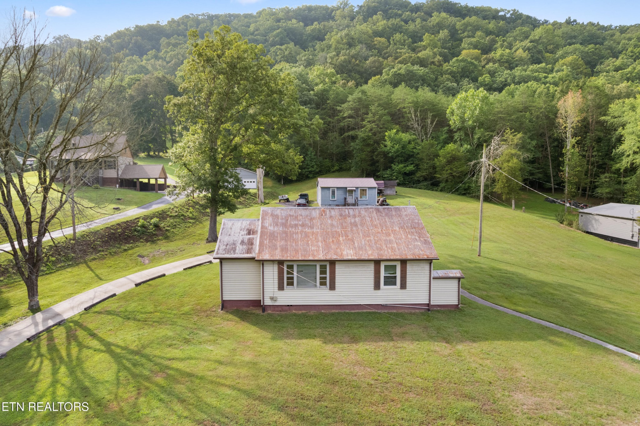 29182920 Miller Road Powell, TN 37849 - Photo 2 of 18 Gallery Image 2
