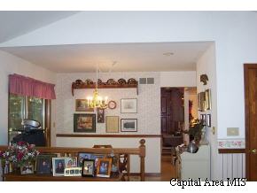 2537 Chapel Hill Road Springfield, IL 62702 - Photo 8 of 9