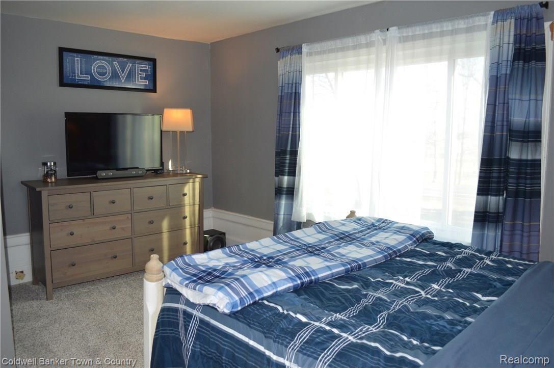 7575 North Fowlerville Road Fowlerville, MI 48836 - Photo 16 of 34 Look at all that Natural Light