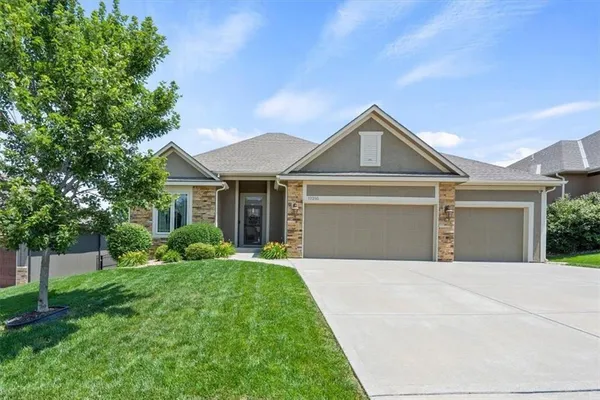 $575,000 | 12255 Belmont Drive, Platte City, MO 64079