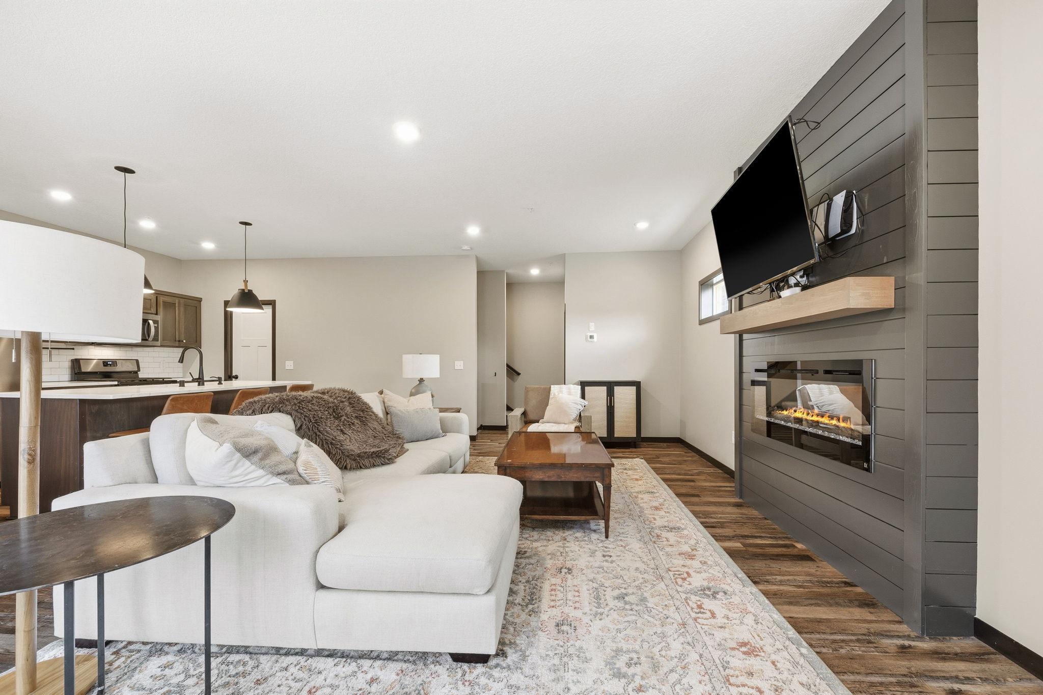 10259 3rd Street Northeast, Unit B Minneapolis, MN 55434 - Photo 7 of 22