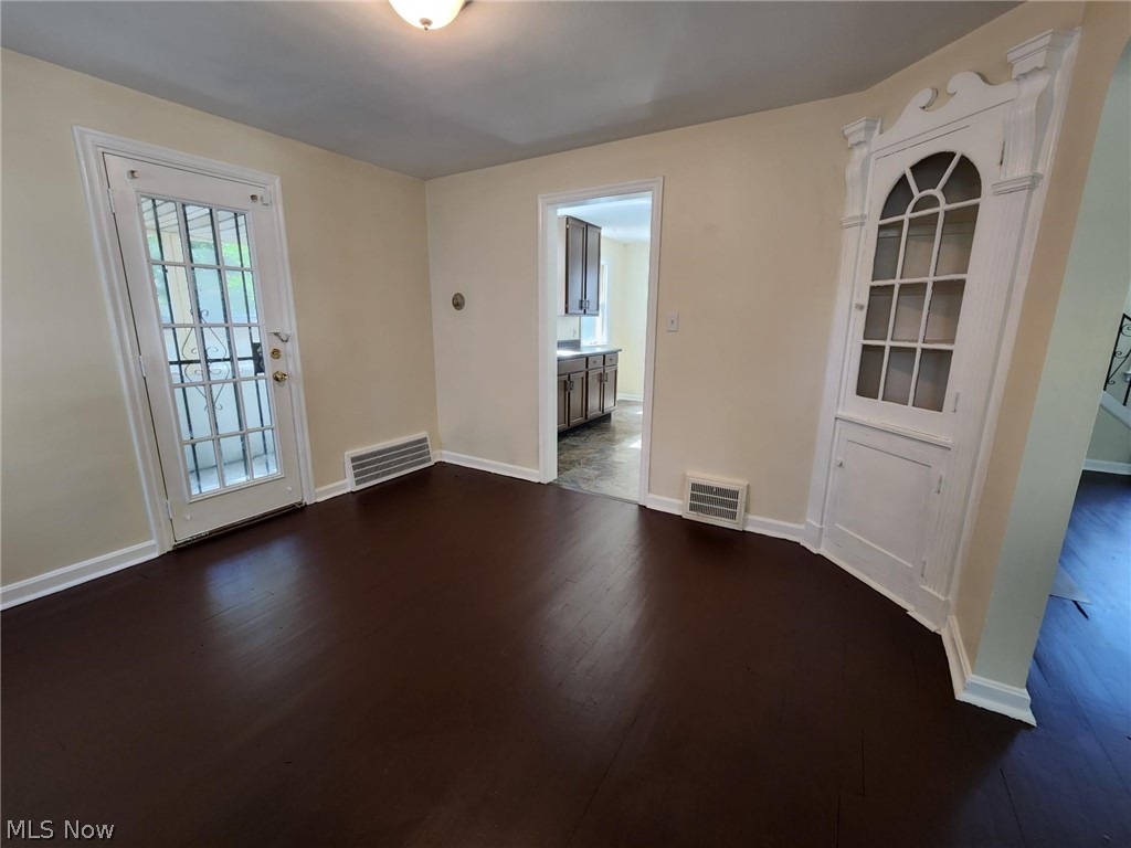 1088 Rushleigh Road Cleveland Heights, OH 44121 - Photo 7 of 22