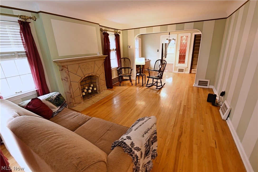 2336 Allison Road University Heights, OH 44118 - Photo 3 of 21