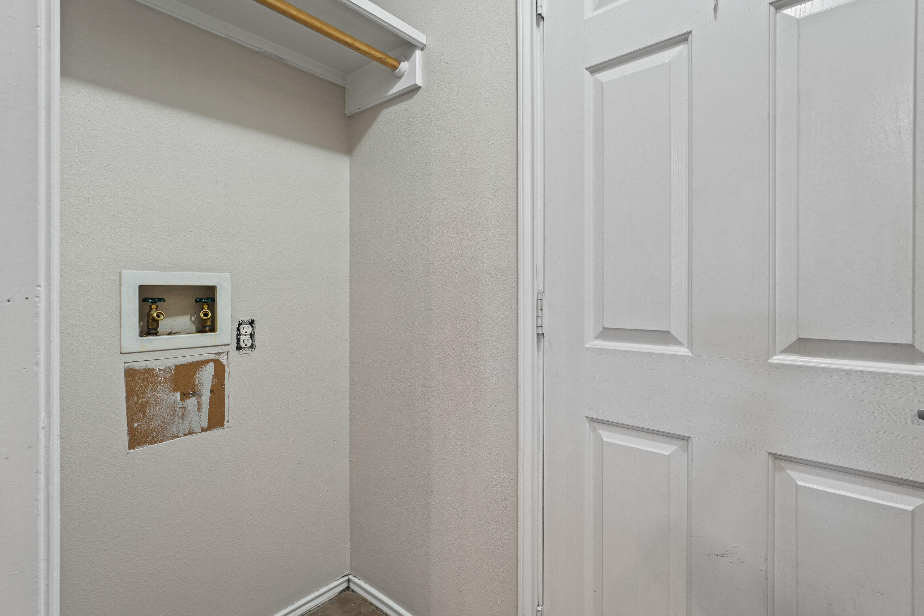 1701 79th Street Lubbock, TX 79423 - Photo 12 of 26 a view of a hallway