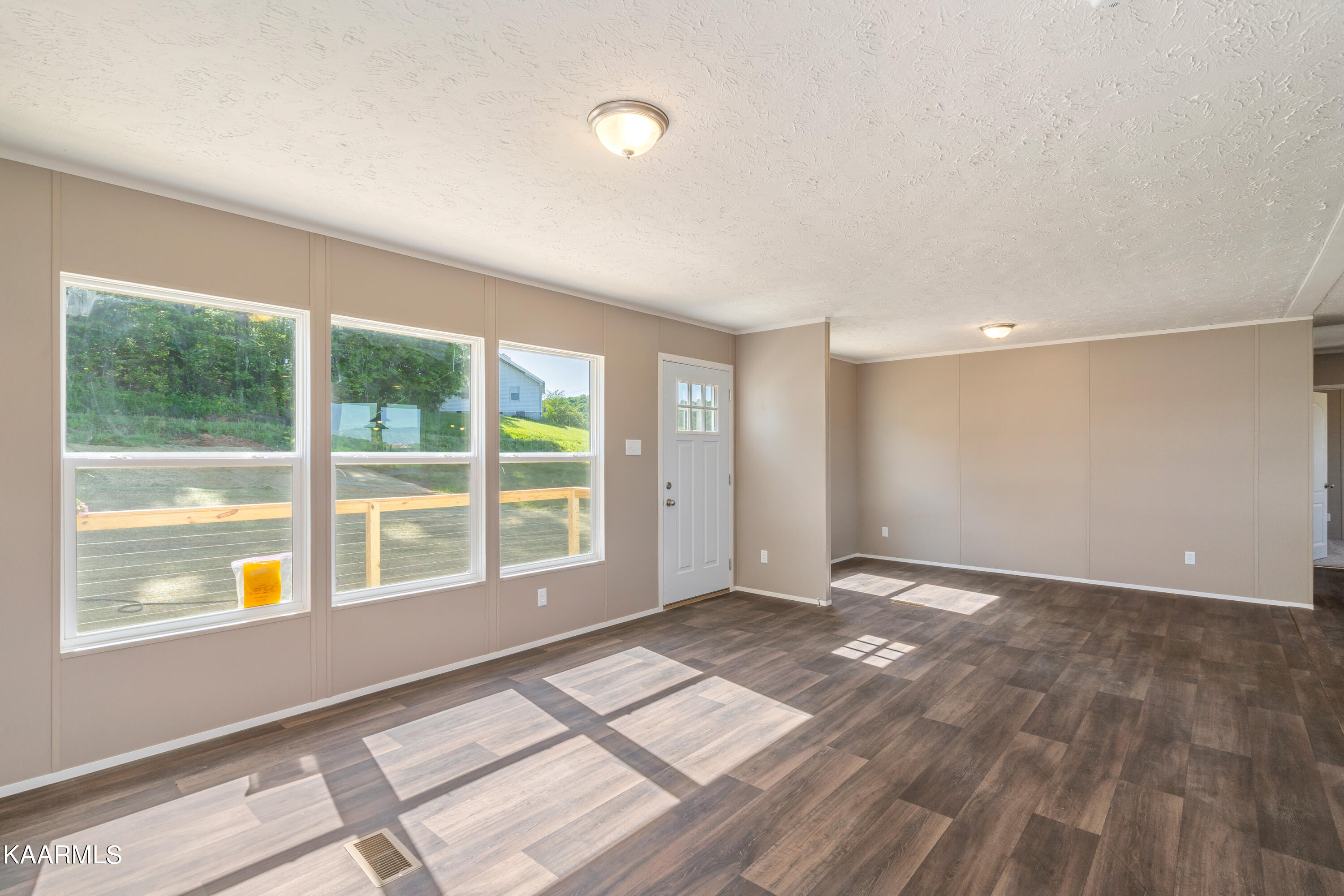 585 Johnson Church Road Philadelphia, TN 37846 - Photo 17 of 42 585 Johnson Church Rd-18