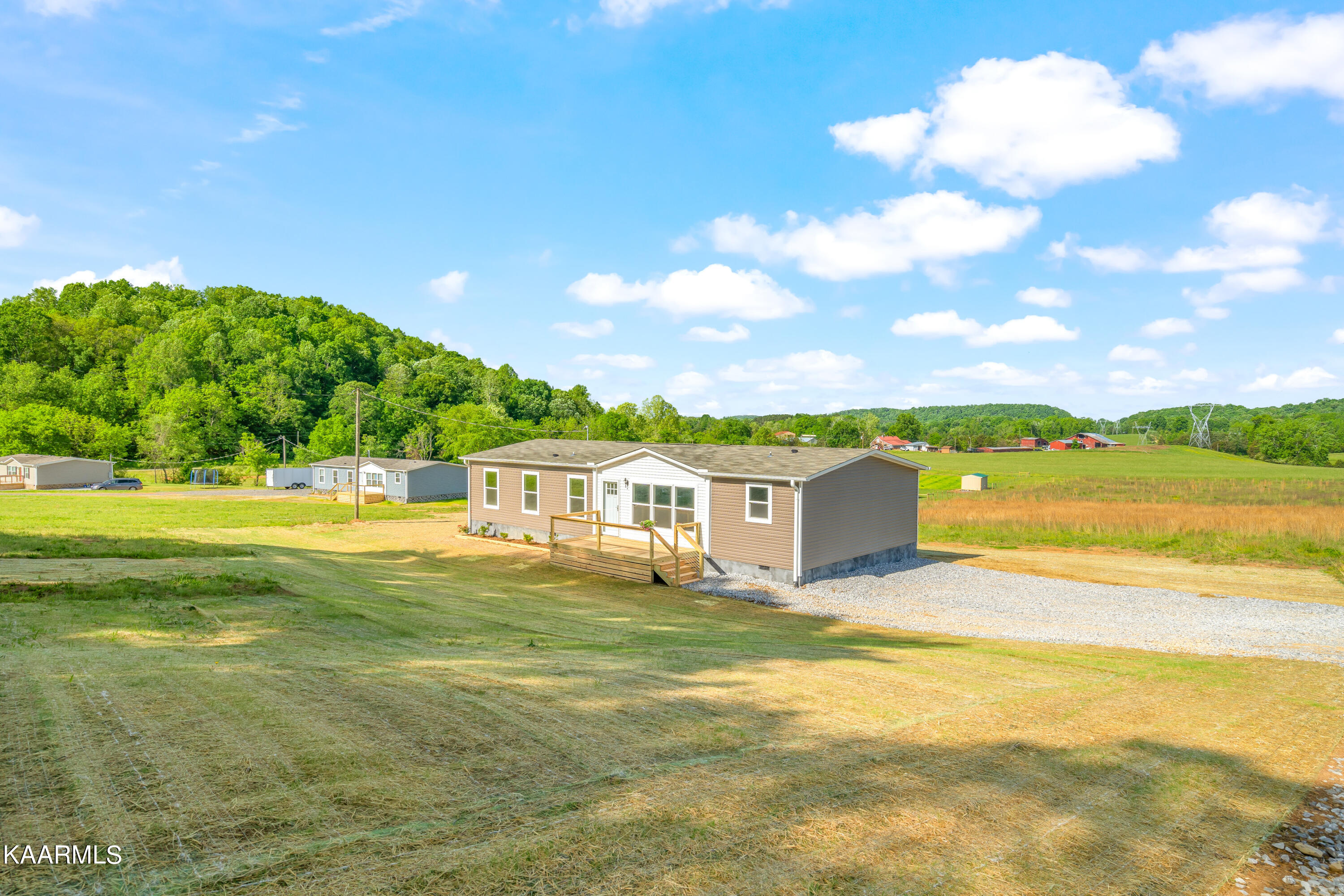 585 Johnson Church Road Philadelphia, TN 37846 - Photo 2 of 42 585 Johnson Church Rd