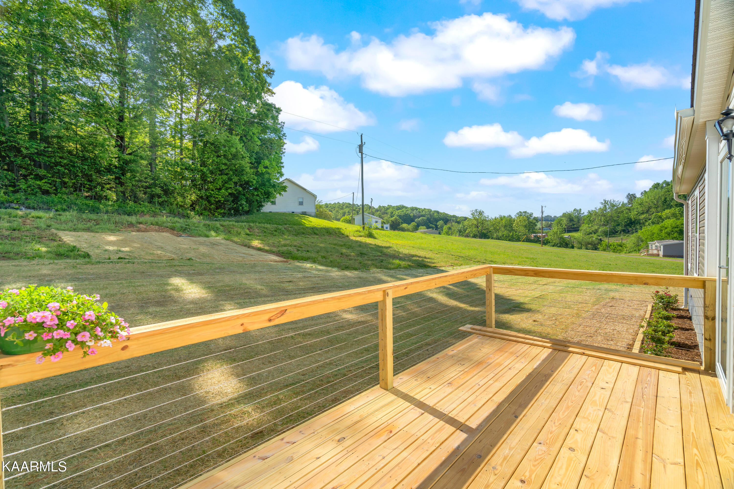 585 Johnson Church Road Philadelphia, TN 37846 - Photo 6 of 42 585 Johnson Church Rd-7