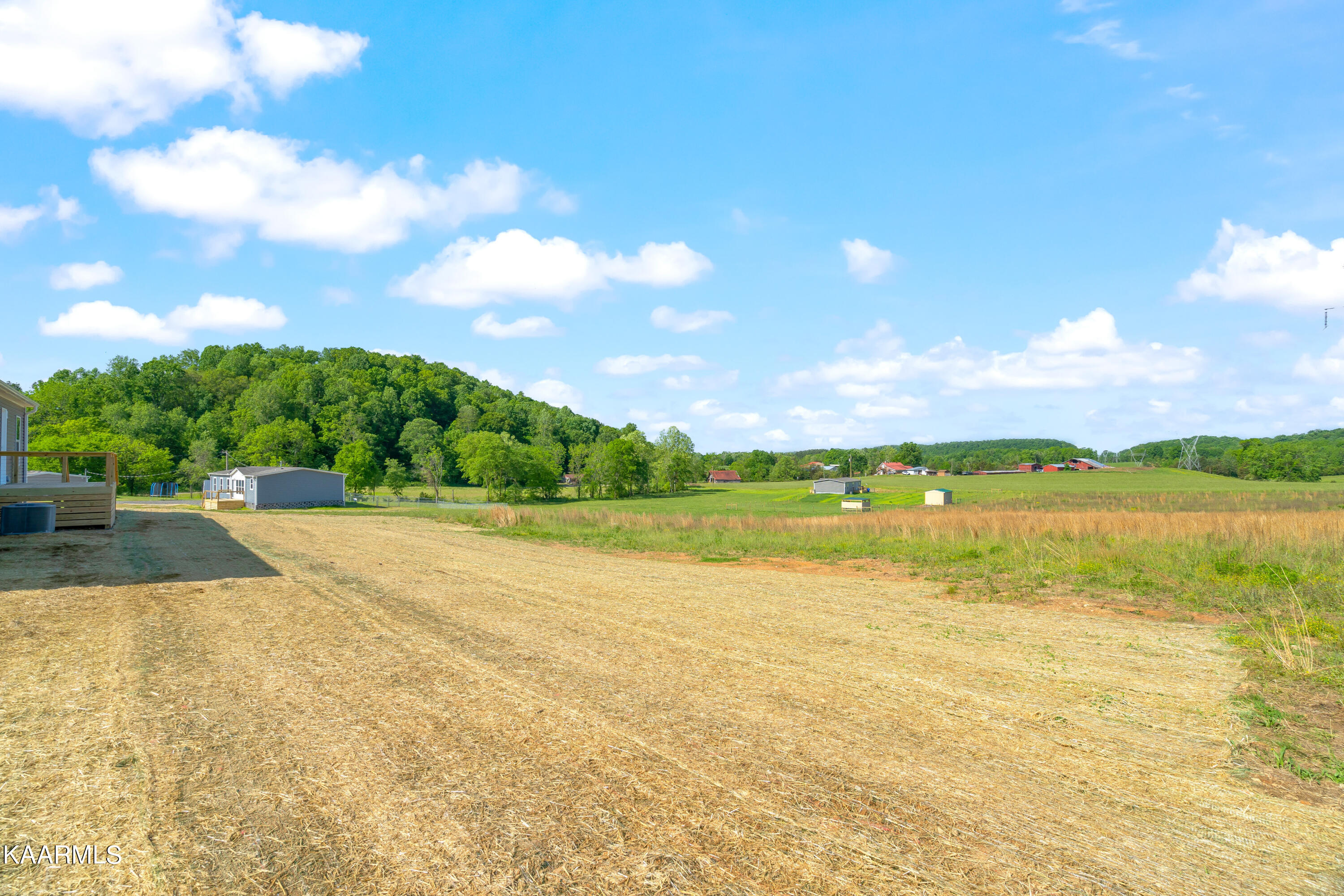 585 Johnson Church Road Philadelphia, TN 37846 - Photo 8 of 42 585 Johnson Church Rd-9