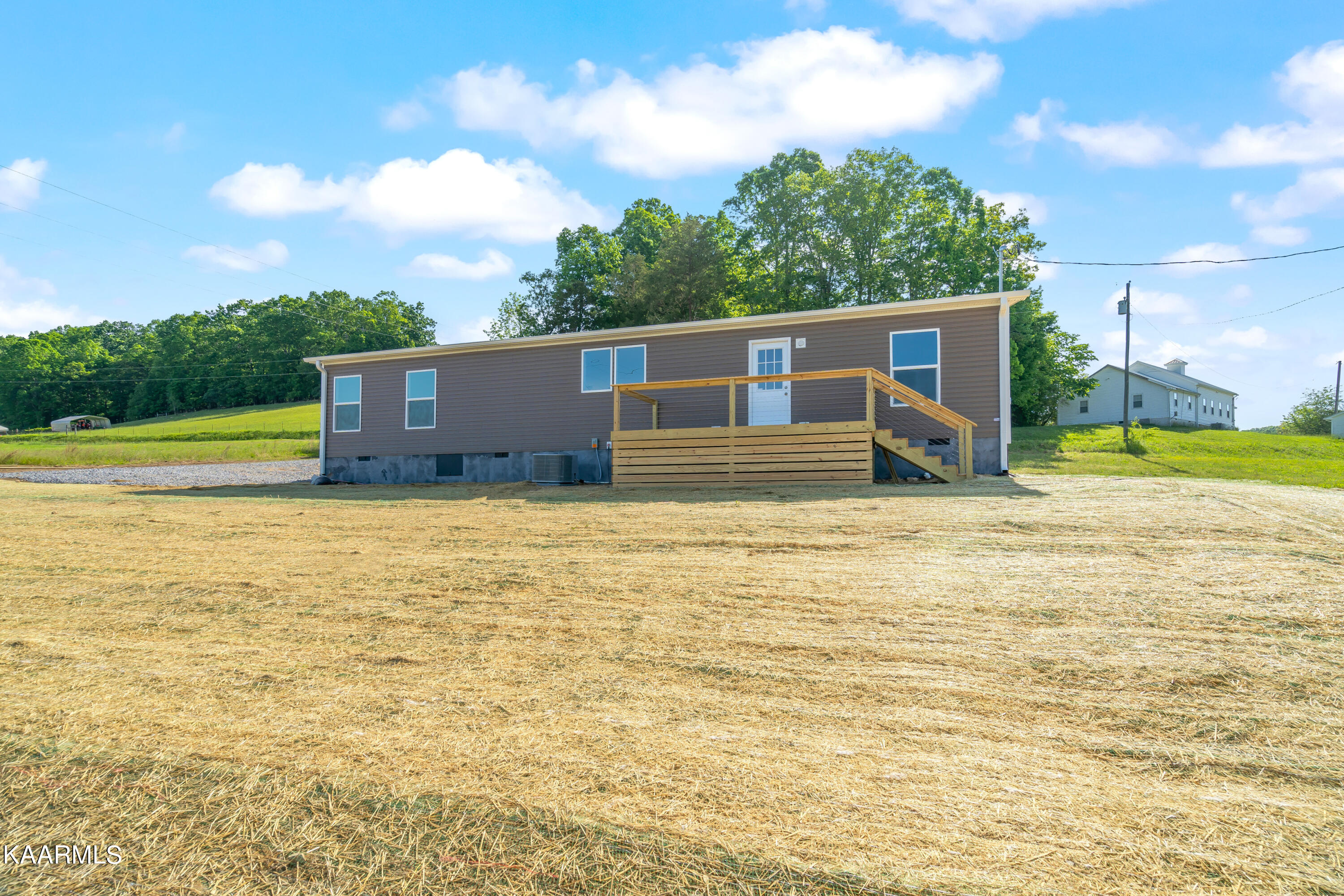 585 Johnson Church Road Philadelphia, TN 37846 - Photo 10 of 42 585 Johnson Church Rd-11