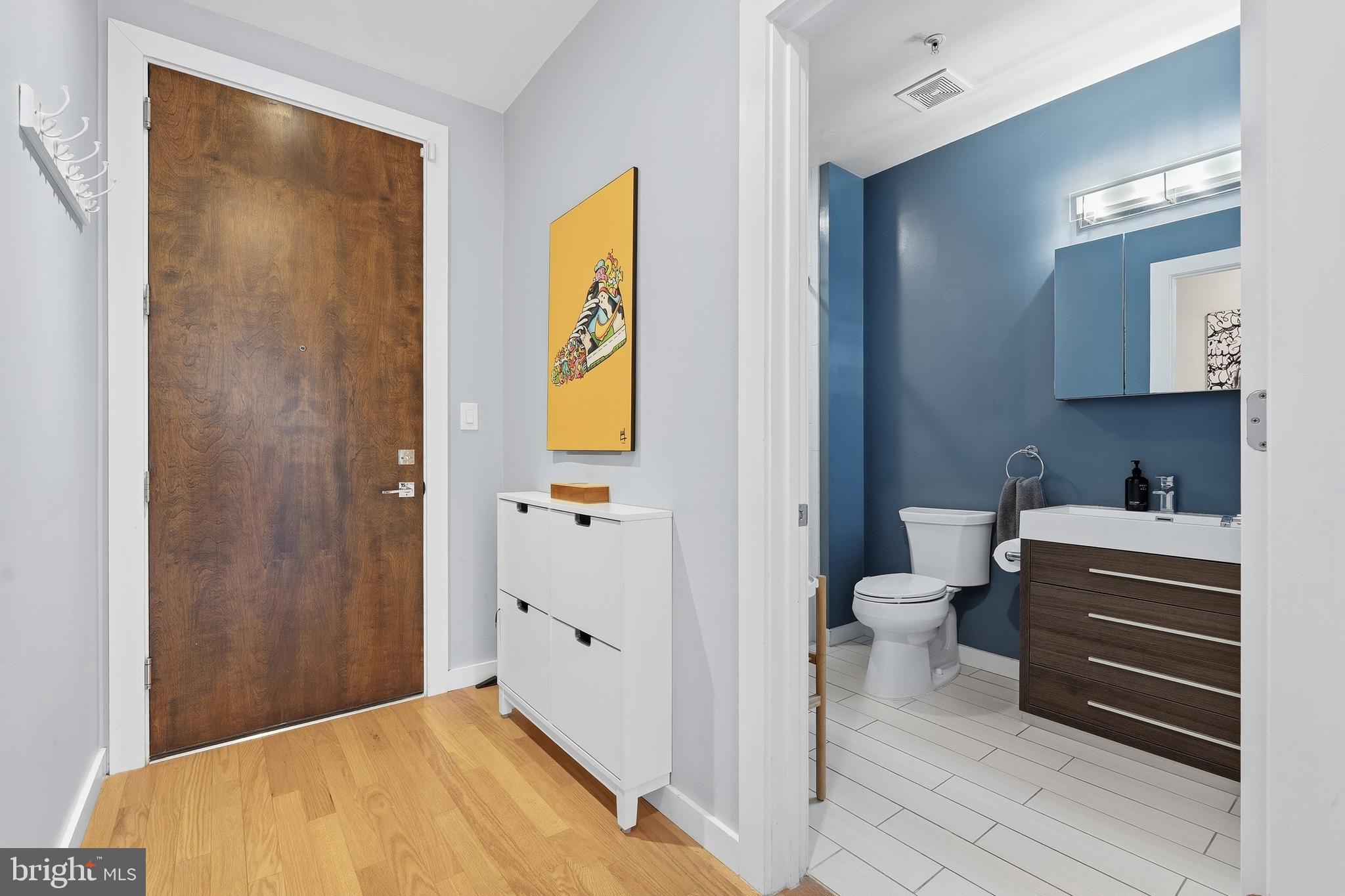 435 R Street Northwest, Unit 404 Washington, DC 20001 - Photo 5 of 36