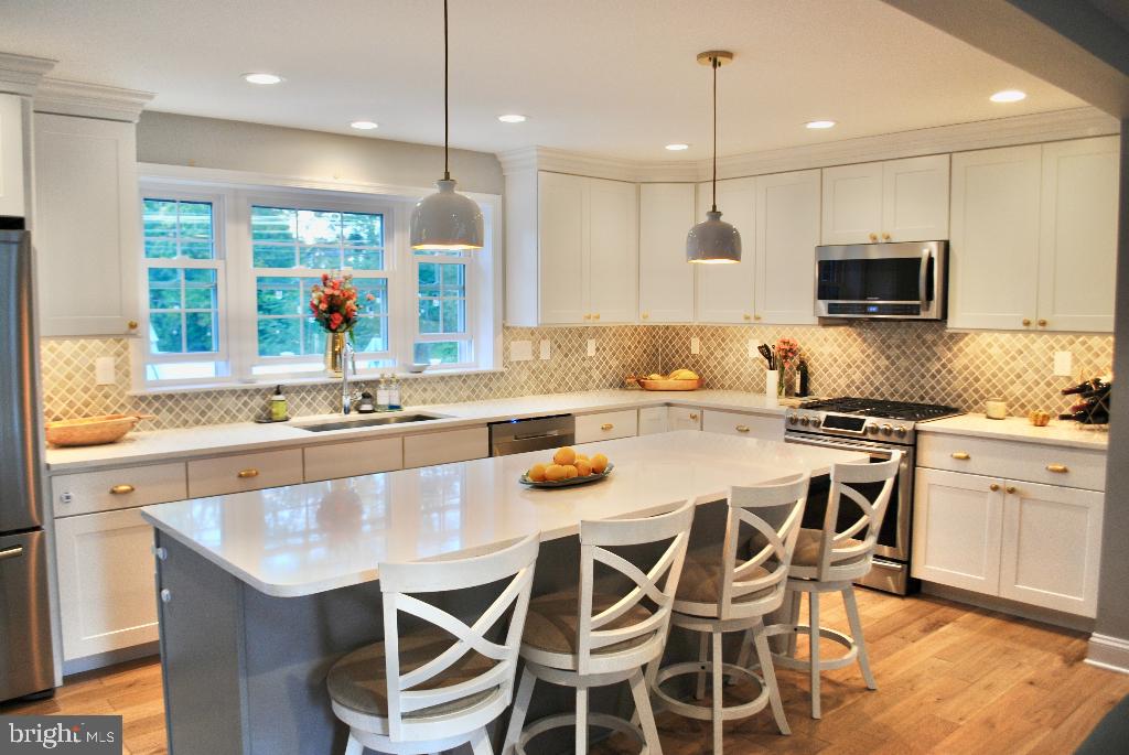 4 Marlyn Circle Wayne, PA 19087 - Photo 3 of 58