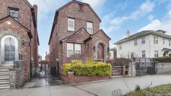 $829,000 | 3963 Seton Avenue | Edenwald