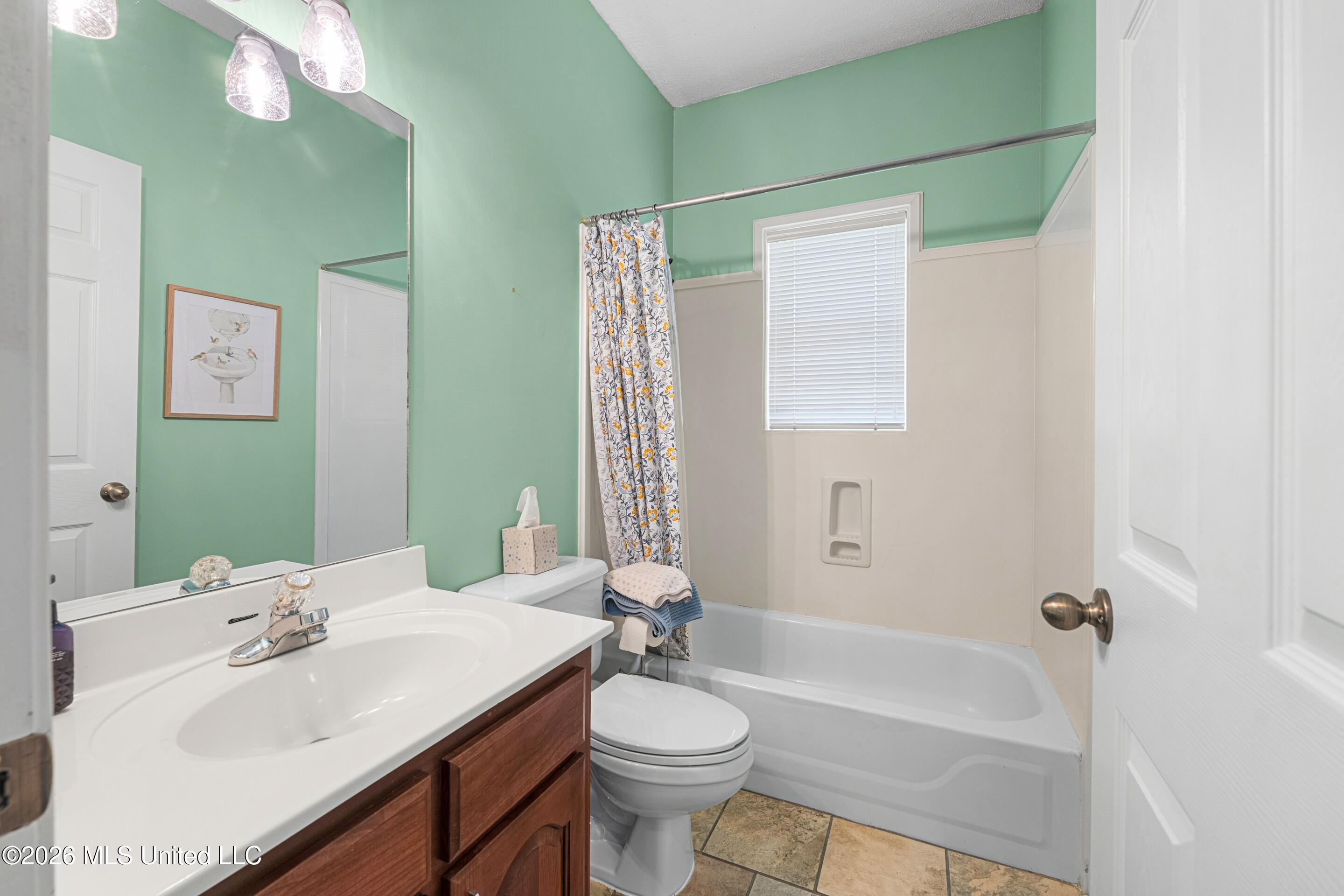 127 West Sweetwater Road Byhalia, MS 38611 - Photo 13 of 25 Full Bath