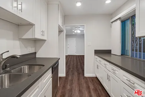 $3,800 | 1006 Havenhurst Drive, Unit 4, Los Angeles, CA 90046
